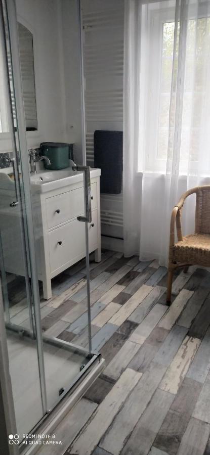 Logement Independant Attenant A Une Maison Dans Grand Jardin Retournac Kültér fotó